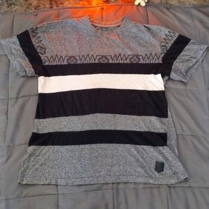 Men's large South Pole tribal black white and gray t-shirt